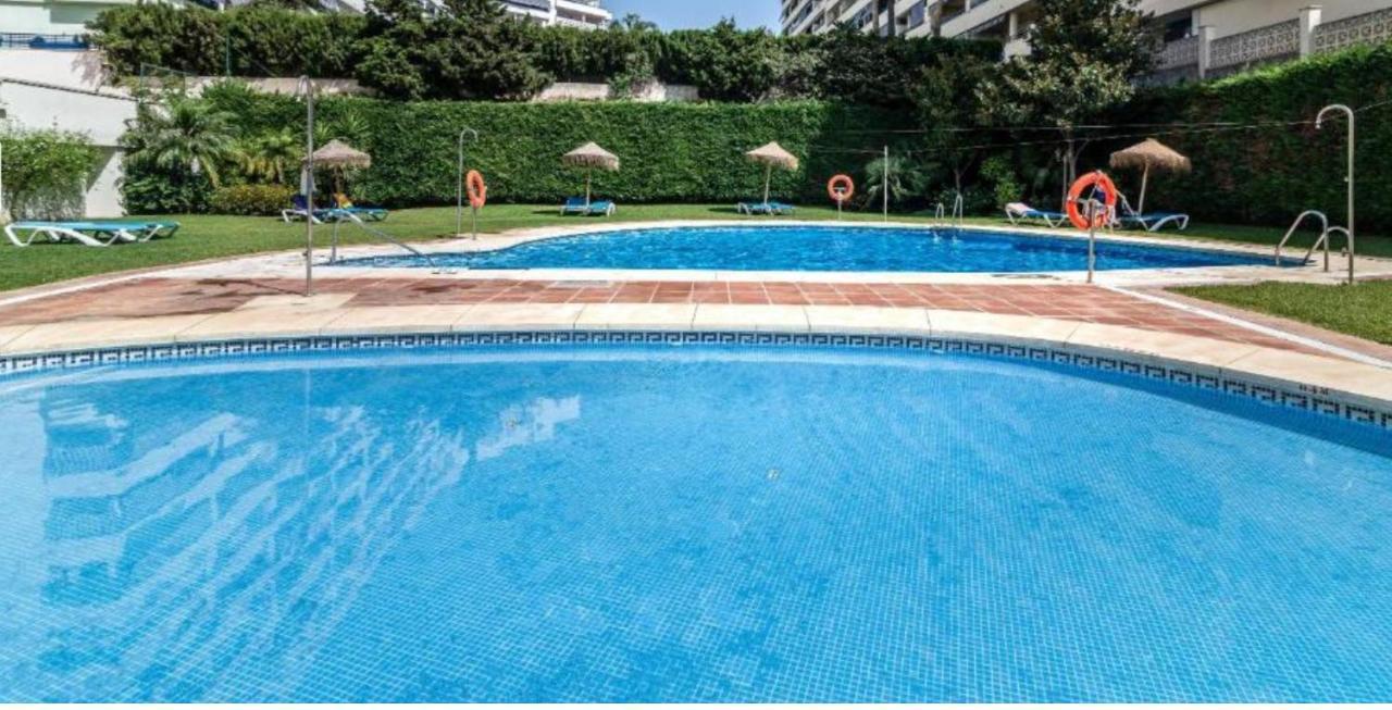 Marbella Edificio Puerto Azul Apartment Exterior foto